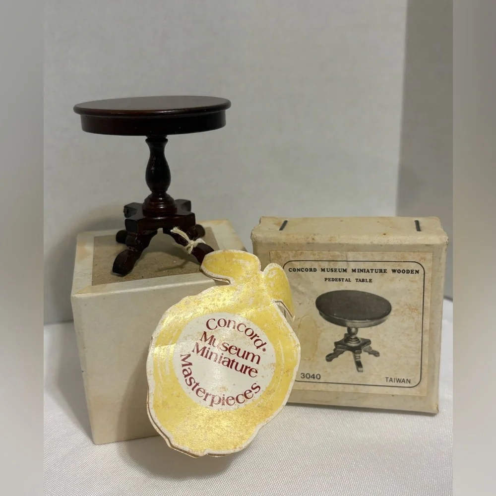 vintage Concord Museum Miniature Wooden Pedestal Table for Dollhouse model #3040